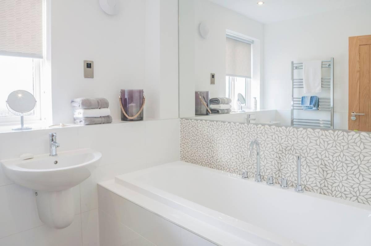 Central Modern Townhouse In Saundersfoot Villa Exterior foto